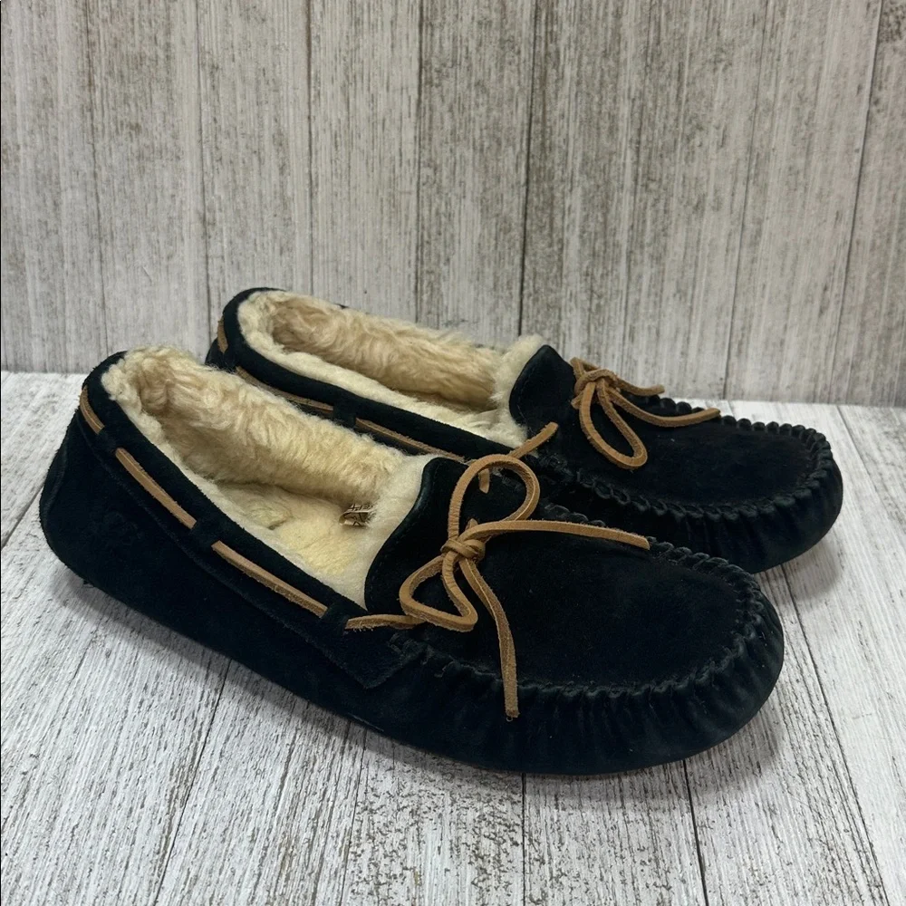 UGG Women's Black and Tan Moccasins - Picture 2 of 8